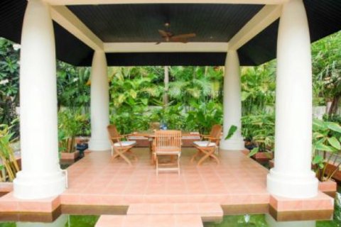 Chalet de 5 dormitorios en Hua Hin, Tailandia № 202784 - foto 5