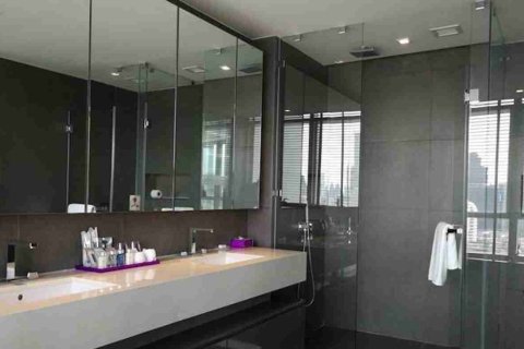Condo in Thonburi, Bangkok, Thailand, 3 bedrooms  № 184105 - photo 9