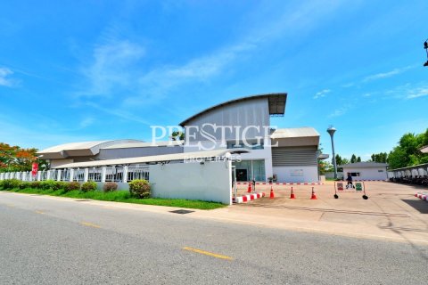 Local comercial 2100 m2 en Pattaya, Tailandia № 198434