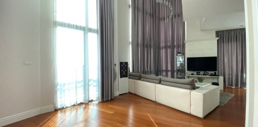 Condominio de 3 dormitorios en Watthana, Bangkok, Tailandia № 134078