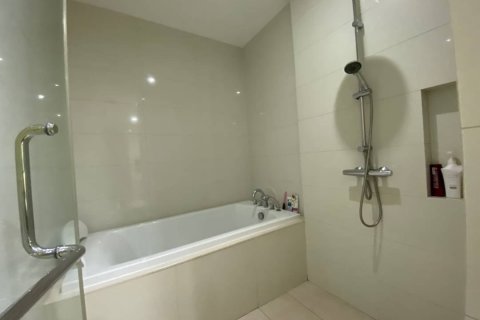 Condominio de 3 dormitorios en Watthana, Bangkok, Tailandia № 134078 - foto 11