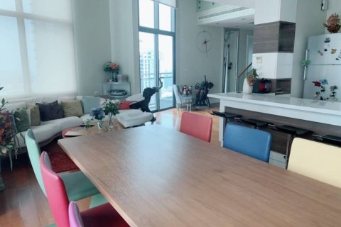 Condominio de 3 dormitorios en Watthana, Bangkok, Tailandia № 134075 - foto 3