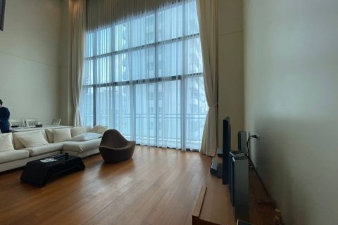 Condominio de 3 dormitorios en Watthana, Bangkok, Tailandia № 134077 - foto 2