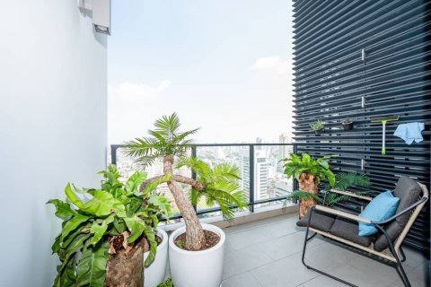 Condominio de 3 dormitorios en Khlong Toei, Bangkok, Tailandia № 134073 - foto 9