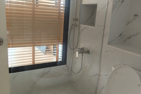 Apartamento de 1 dormitorio en Pattaya, Tailandia № 164952 - foto 17