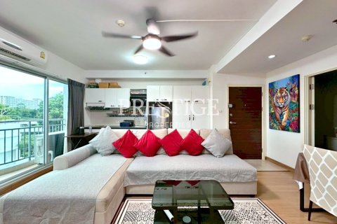 Condo in Pattaya, Thailand, 2 bedrooms № 198057 - photo 2