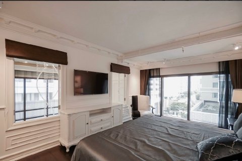 Condominio de 3 dormitorios en Bangkok, Tailandia № 143019 - foto 9