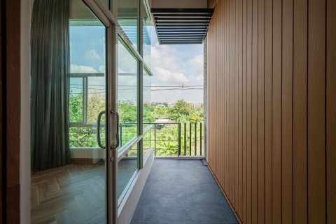 Adosado de 4 dormitorios en Bangkok, Tailandia № 143014 - foto 16