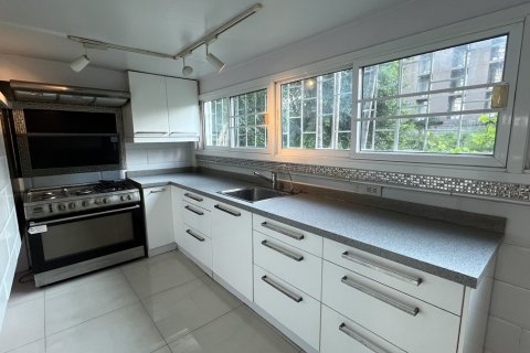 Reihenhaus in Sathon, Bangkok, Thailand 3 Schlafzimmer № 201159 - Foto 4