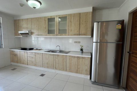 Condo à Watthana, Bangkok, Thaïlande, 3 chambres № 201160 - photo 11
