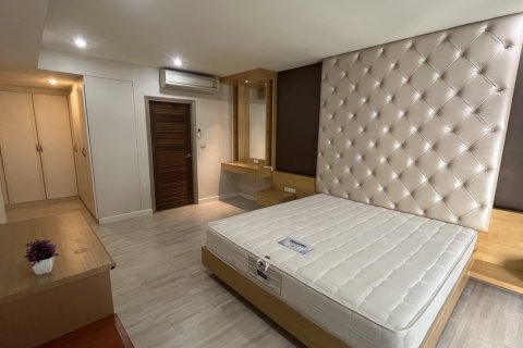 Condo à Watthana, Bangkok, Thaïlande, 3 chambres № 201160 - photo 15