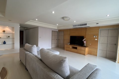 Condo à Watthana, Bangkok, Thaïlande, 3 chambres № 201160 - photo 13