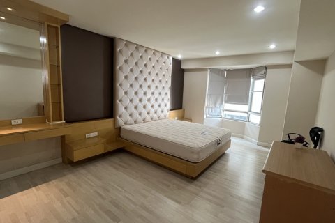 Condo à Watthana, Bangkok, Thaïlande, 3 chambres № 201160 - photo 14