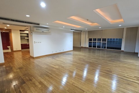 Townhouse in Watthana, Bangkok, Thailand 5 bedrooms № 201155 - photo 9