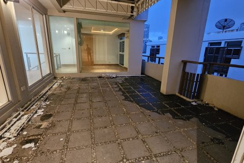 Townhouse in Watthana, Bangkok, Thailand 5 bedrooms № 201155 - photo 16