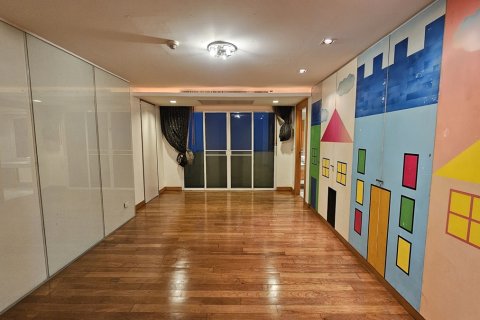 Townhouse in Watthana, Bangkok, Thailand 5 bedrooms № 201155 - photo 22