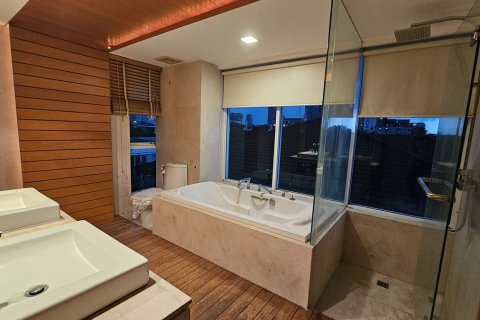 Townhouse in Watthana, Bangkok, Thailand 5 bedrooms № 201155 - photo 11