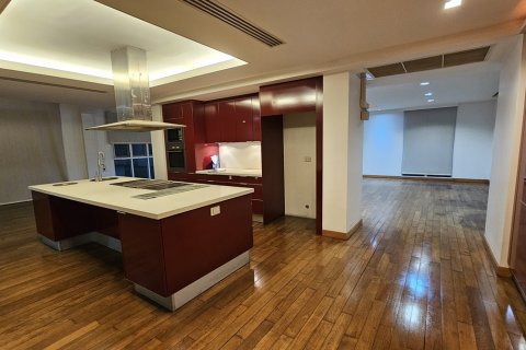 Townhouse in Watthana, Bangkok, Thailand 5 bedrooms № 201155 - photo 7