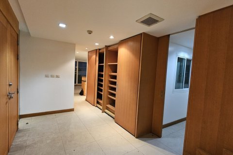 Townhouse in Watthana, Bangkok, Thailand 5 bedrooms № 201155 - photo 27