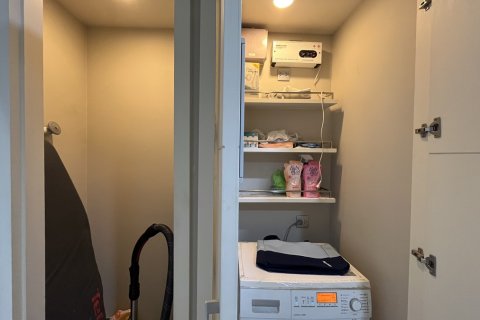 Condo in Watthana, Bangkok, Thailand, 3 bedrooms № 201157 - photo 2