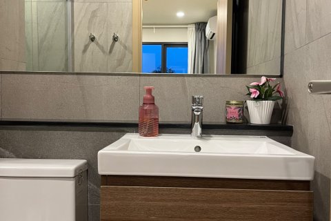 Apartamento de 2 habitaciones en Pattaya, Tailandia № 209771 - foto 11