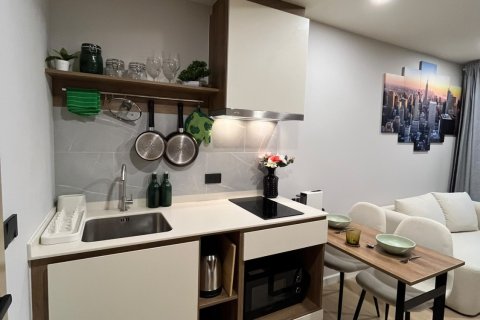 Apartamento de 2 habitaciones en Pattaya, Tailandia № 209771 - foto 2