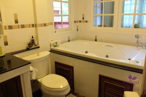 Casa de 11 dormitorios en Saraphi, Tailandia № 209770 - foto 14