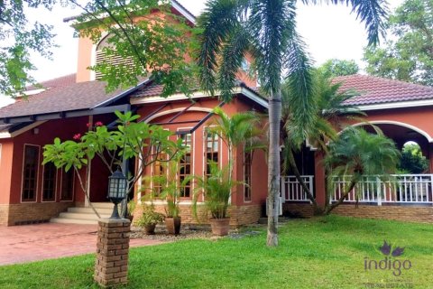 Casa de 11 dormitorios en Saraphi, Tailandia № 209770 - foto 4