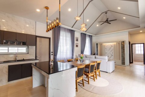 Chalet de 3 dormitorios en Cha-am, Tailandia № 134462 - foto 6