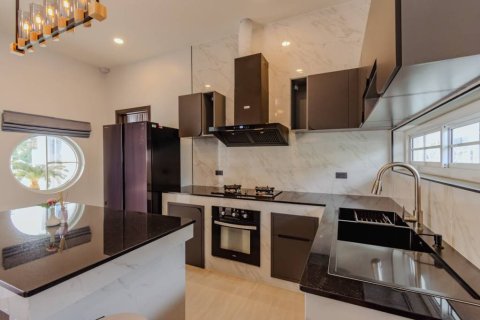 Chalet de 3 dormitorios en Cha-am, Tailandia № 134462 - foto 7