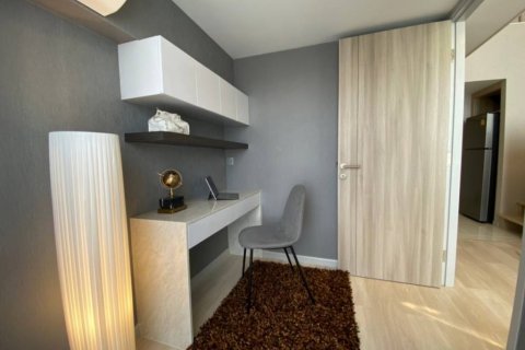 Dúplex de 2 dormitorios en Bangkok, Tailandia № 134466 - foto 8