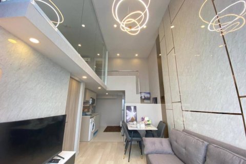 Dúplex de 2 dormitorios en Bangkok, Tailandia № 134466 - foto 3