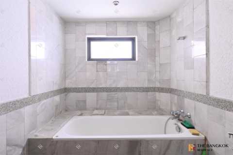 Condominio de 2 dormitorios en Bangkok, Tailandia № 186122 - foto 2