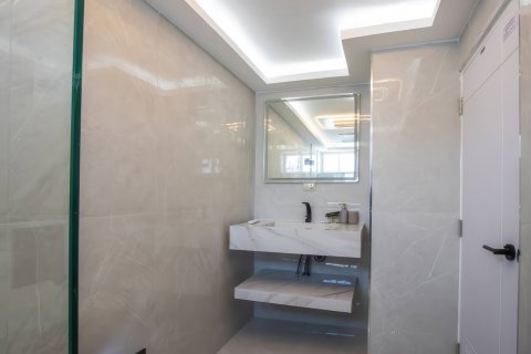 Apartamento de 2 dormitorios en Pattaya, Tailandia № 173072 - foto 12