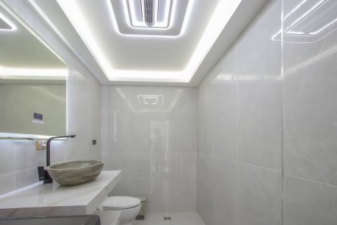 Apartamento de 2 dormitorios en Pattaya, Tailandia № 173072 - foto 11