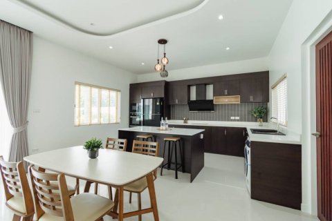 Chalet de 3 dormitorios en Hua Hin, Tailandia № 150465 - foto 8