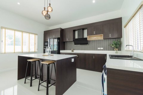 Chalet de 3 dormitorios en Hua Hin, Tailandia № 150465 - foto 10