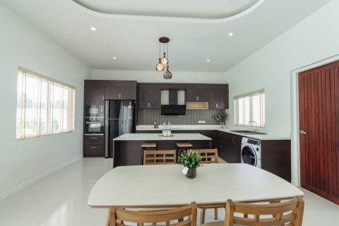 Chalet de 3 dormitorios en Hua Hin, Tailandia № 150465 - foto 9