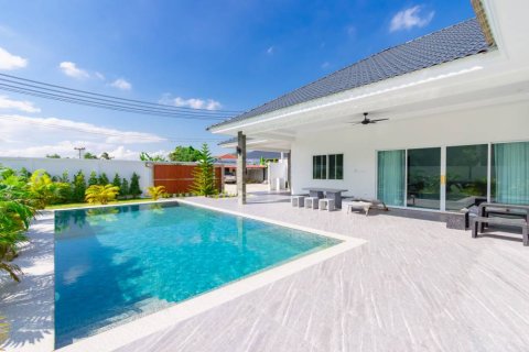 Chalet de 3 dormitorios en Hua Hin, Tailandia № 150465 - foto 2