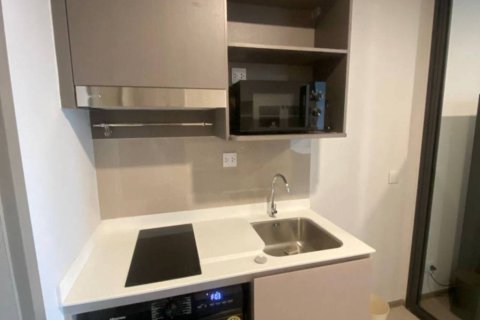 Condominio de 2 dormitorios en Khlong Toei, Bangkok, Tailandia № 150467 - foto 8