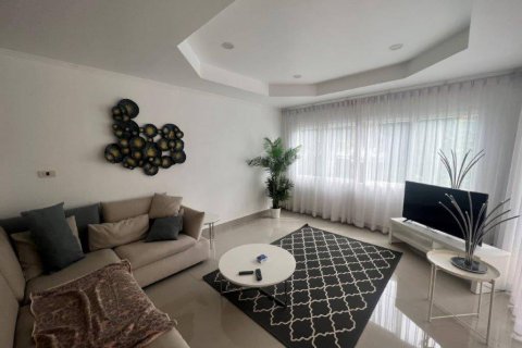 Chalet de 4 dormitorios en Hua Hin, Tailandia № 117074 - foto 2