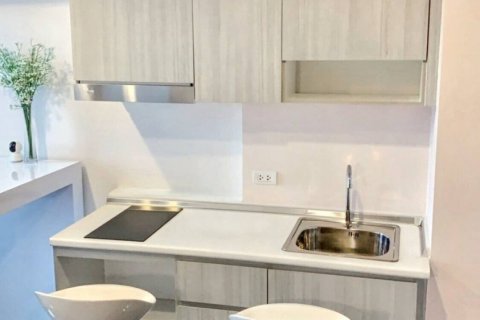 Dúplex de 2 dormitorios en Nonthaburi, Tailandia № 117079 - foto 8