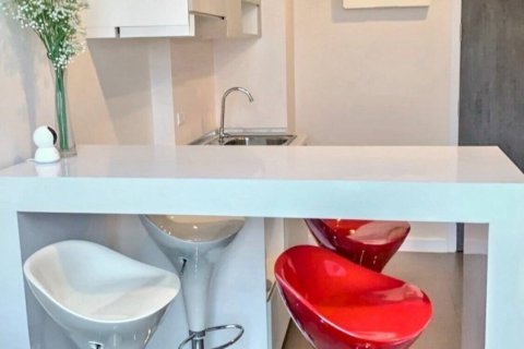 Dúplex de 2 dormitorios en Nonthaburi, Tailandia № 117079 - foto 7