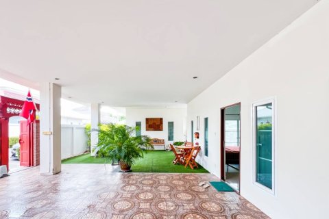 Chalet de 6 dormitorios en Hua Hin, Tailandia № 172951 - foto 10