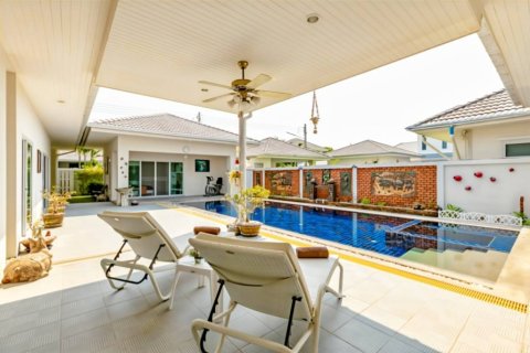 Chalet de 6 dormitorios en Hua Hin, Tailandia № 172951 - foto 5