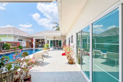 Chalet de 6 dormitorios en Hua Hin, Tailandia № 172951 - foto 3