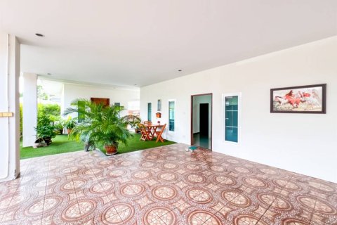 Chalet de 6 dormitorios en Hua Hin, Tailandia № 172951 - foto 9