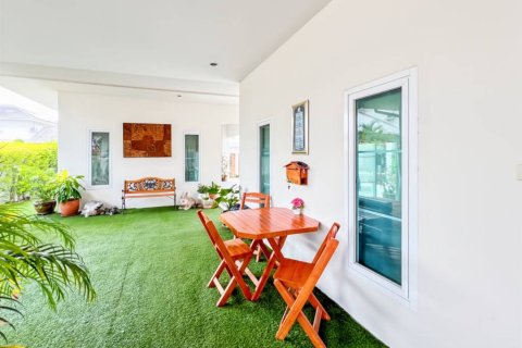 Chalet de 6 dormitorios en Hua Hin, Tailandia № 172951 - foto 8