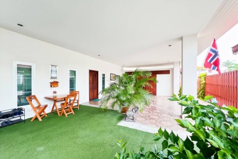 Chalet de 6 dormitorios en Hua Hin, Tailandia № 172951 - foto 7