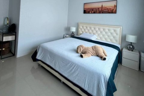 Chalet de 3 dormitorios en Pattaya, Tailandia № 172952 - foto 8
